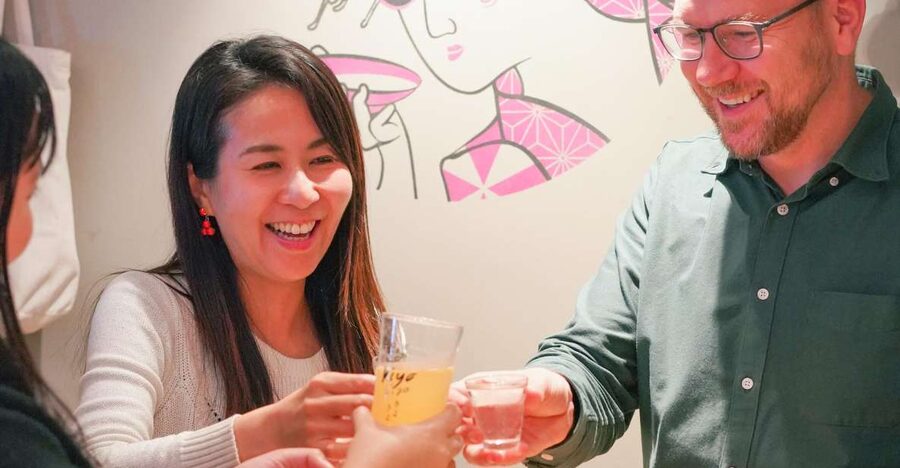 Kyoto : Bar Hopping Tour in Pontocho Alley at Night - The first izakaya: drinks, small plates, and local customs