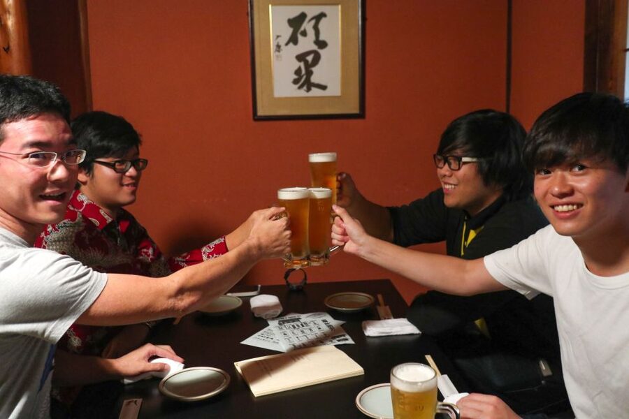 Kyoto : Bar Hopping Tour in Pontocho Alley at Night - The final bar and the role of the guide