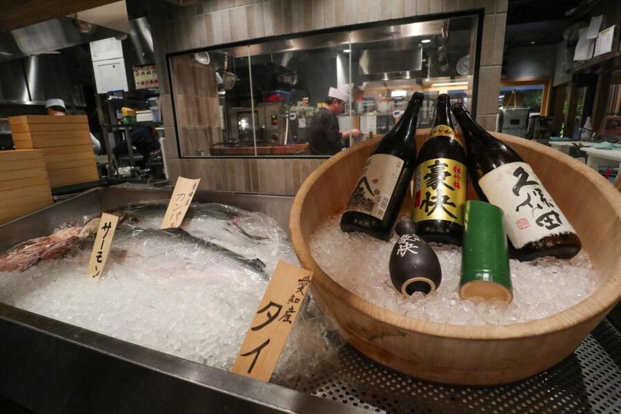 Kyoto : Bar Hopping Tour in Pontocho Alley at Night - What you get for $120
