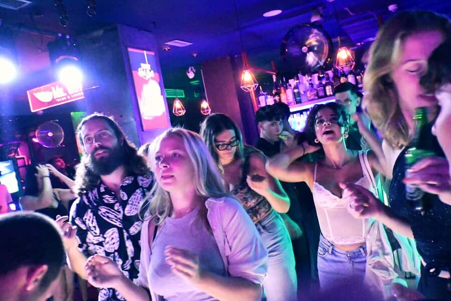 Las Palmas: Weekly Pub Crawl - Three bars, three chances to find your rhythm