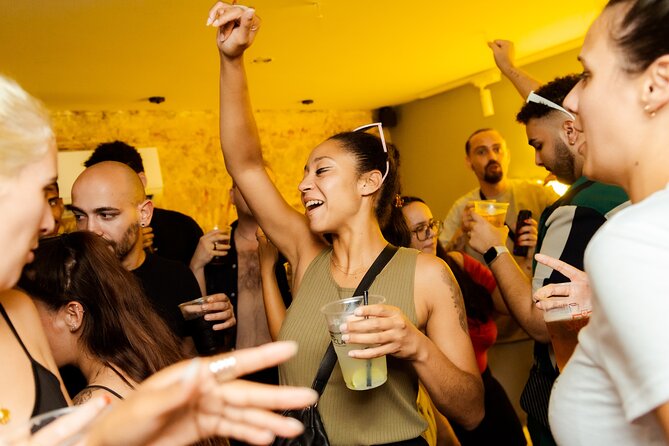 Lisbon: Pub Crawl with Open Bar, Shots & VIP Club Entry - Bairro Alto: Lisbon’s first serious nightlife stop