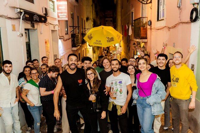 Lisbon: Pub Crawl with Open Bar, Shots & VIP Club Entry - Pink Street: a famous photo stop with a party mood