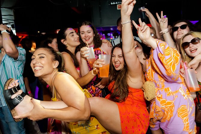 Lisbon: Pub Crawl with Open Bar, Shots & VIP Club Entry - What the guides add to the night
