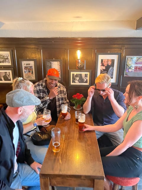London: Great British Pubs Walking Tour - Mews houses, writers, actors, and royal connections
