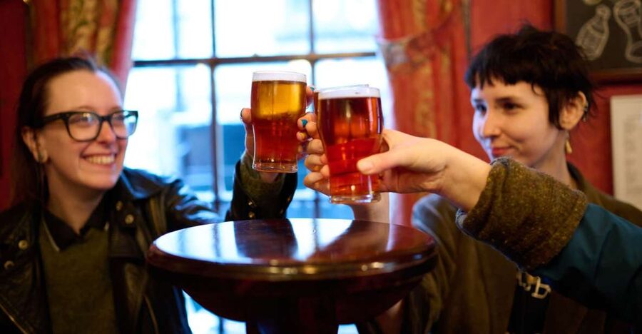 London: Historic Pubs, British Ales & Classic Dishes - Ye Olde Mitre and the first taste of old London ale