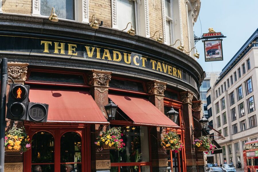 London: Historic Pubs of Central London Walking Tour - Is $39 good value?