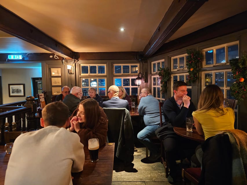 London: Pilgrims and Pirates Historical Pub Tour - The guide makes or breaks this experience