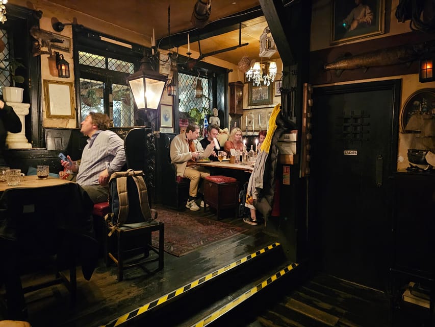 London: Pilgrims and Pirates Historical Pub Tour - Rotherhithe, the Thames Tunnel, and the first pub stop