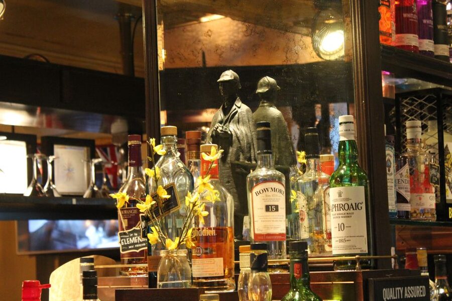 London: Private Pub Tour - Six stops that give this tour its character