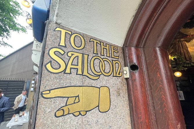 London Small Group Historic Pub Tour - Two hours through the City of London