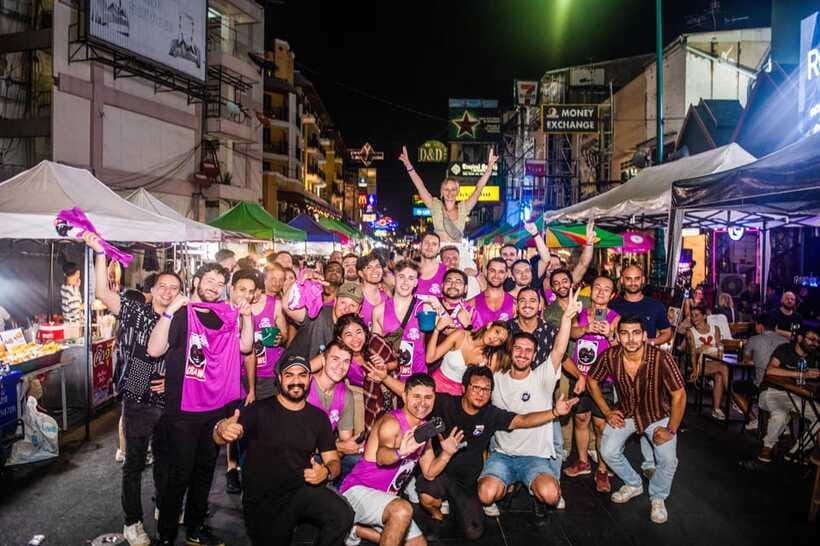Mad Monkey Bangkok Pub Crawl - Bucket Bar and the Late Finish