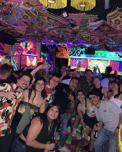 Madrid: Pub Crawl | Free shot & Free Club entry - Who should book this pub crawl?