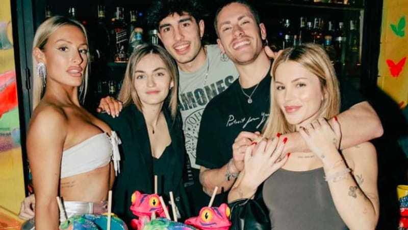 Madrid: Pub Crawl | Free shot & Free Club entry - Starting at Commo near Espoz y Mina