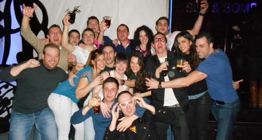 Madrid: Pub Crawl Madrid Running since 2005 Bar Exploration - Three or four bars, with a different mood at each stop