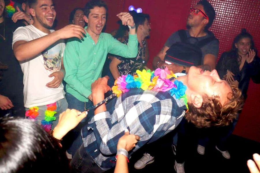 Madrid: Top Pub Crawl with Drinks and Free Nightclub Entry - Ending at a Madrid nightclub
