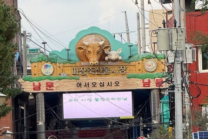 Majang Meat Market Experience: Private Tour with Han-woo Beef BBQ - Inside Seoul’s working meat market