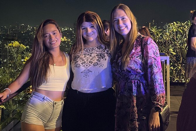 Makati "Pub Crawl & Bar Hopping" Experience with V - Dr. Wine Manila gives the night a pause