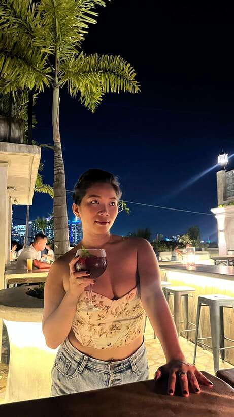 Manila Ultimate Nightlife Pub Crawl - Live bands and late-night club music