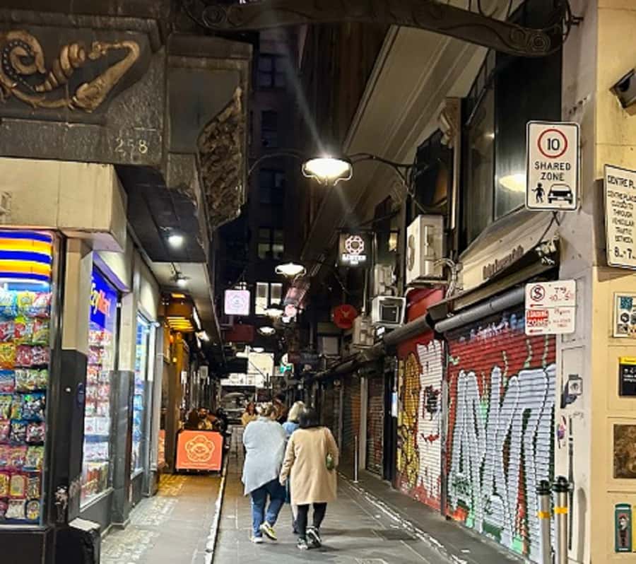Melbourne: Spirits and Ales Haunted Pub Walking Tour - Starting outside Young & Jacksons Hotel