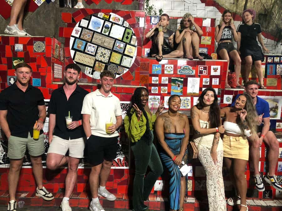 More than a Pub Crawl: An Authentic Night Experience in Rio - Why the group matters more than the drinks