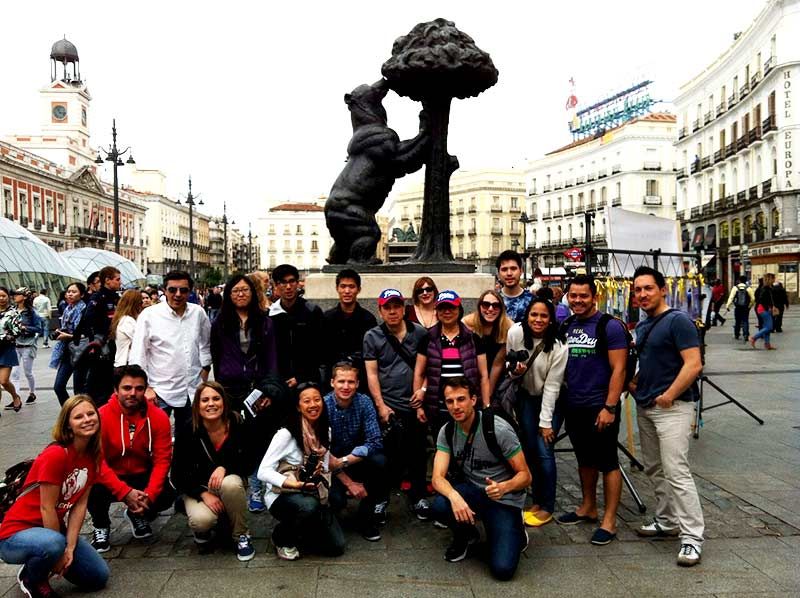 Mysteries & Tapas Tour in Madrid + Pub Crawl - What the $88 price really covers