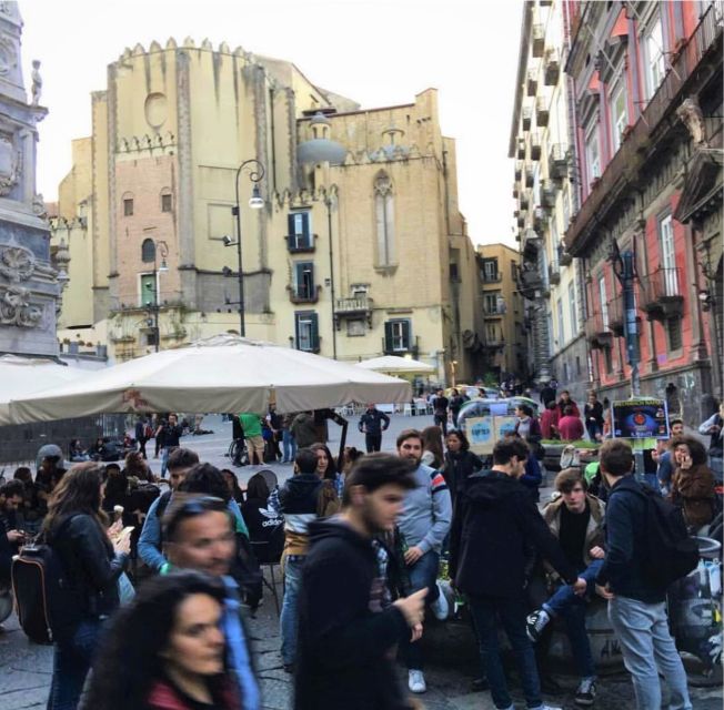 Naples: Guided Pub Crawl in the Old Town - Starting at Toledo Metro and Il cavaliere di Toledo