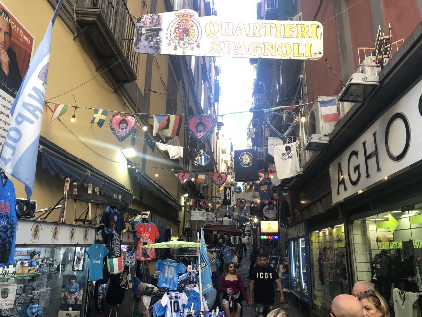 Naples: Guided Pub Crawl in the Old Town - Walking through Naples after dark
