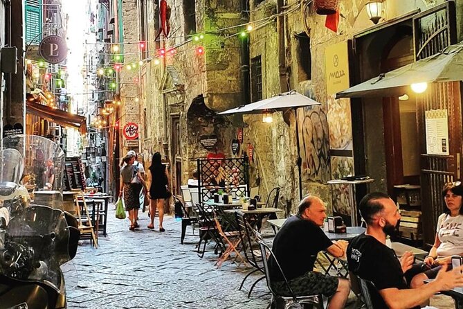 Napoli Pub Crawl in the Old Town - What the $19.22 price really covers