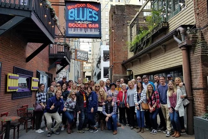 Nashville's Honky-Tonk Walking Sightseeing Pub Crawl - Meeting Christy near Printer’s Alley