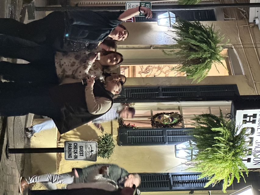 New Orleans: Ghost and Haunted Pub Crawl Tour with Free Shot - What the guides add to the experience