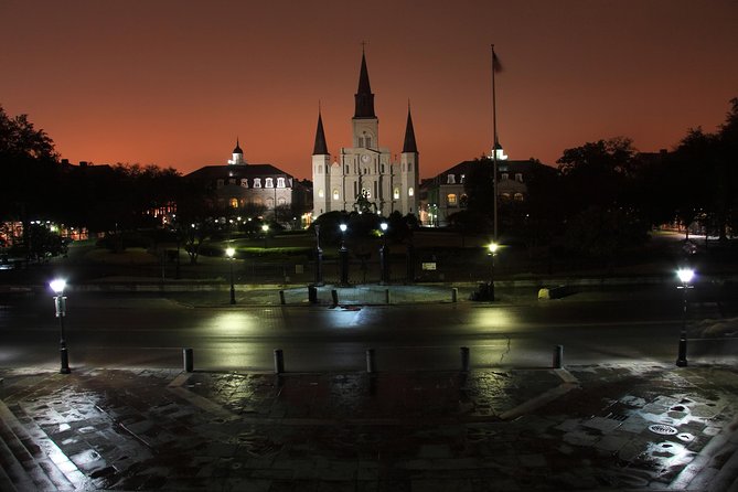New Orleans: Haunted Pub Crawl - A Boozy Walk Through New Orleans After Dark