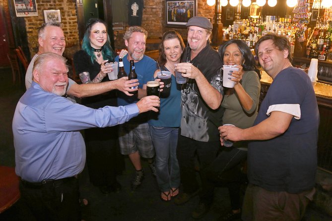 New Orleans: Haunted Pub Crawl - Walking through the Quarter with a ghost story in hand