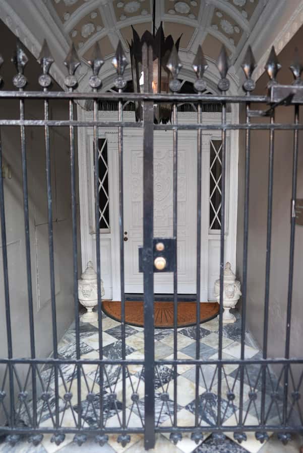 New Orleans: True Crime Pub Crawl - The Axeman and New Orleans crime stories