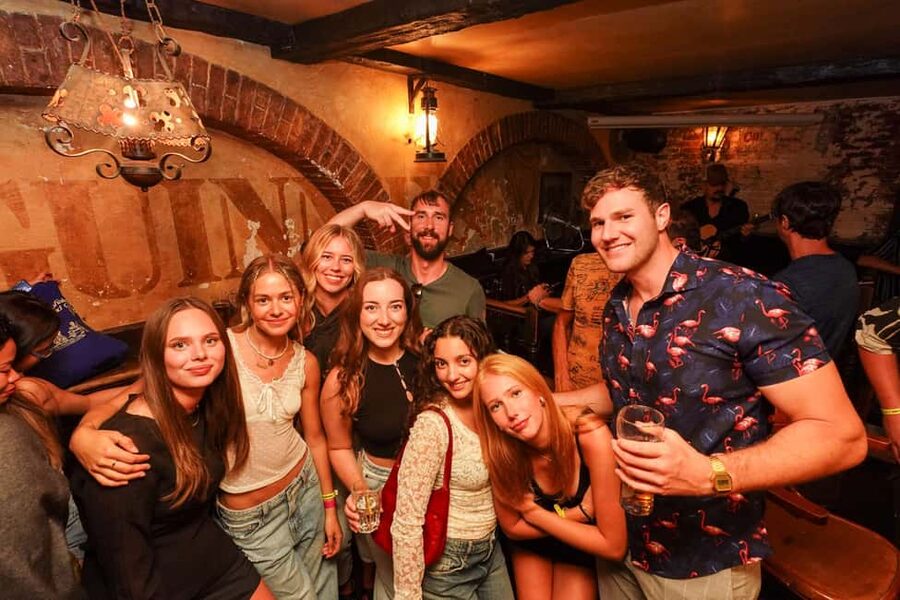 New Year’s Eve Party: Pub Crawl Nice with VIP Entry in Club - Who will enjoy this and who should skip it