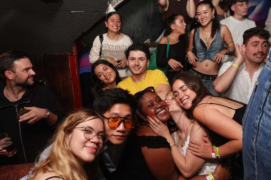 New Year’s Eve Party: Pub Crawl Nice with VIP Entry in Club - Meeting the hosts at the yellow or orange shirt