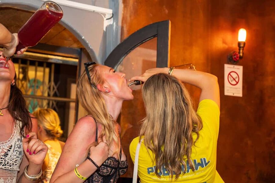 Nice : Yellow Pub Crawl - Social Bars, Games & Meet People - FAQ