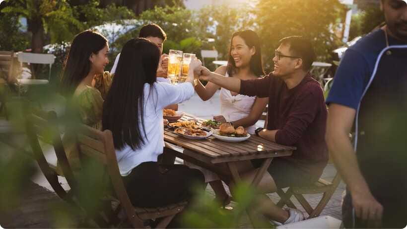 Nomadic Nightfall: Kuching Pub Crawl Adventure - Walking, weather, and comfort