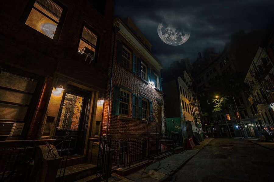 NYC: Boos & Booze Haunted Pub Crawl - Jefferson Market Library and the woman in blue