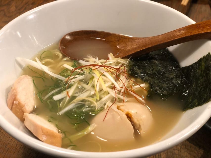 Osaka: Deep Food Tour and Bar Hopping in Namba - The first 40-minute local bar