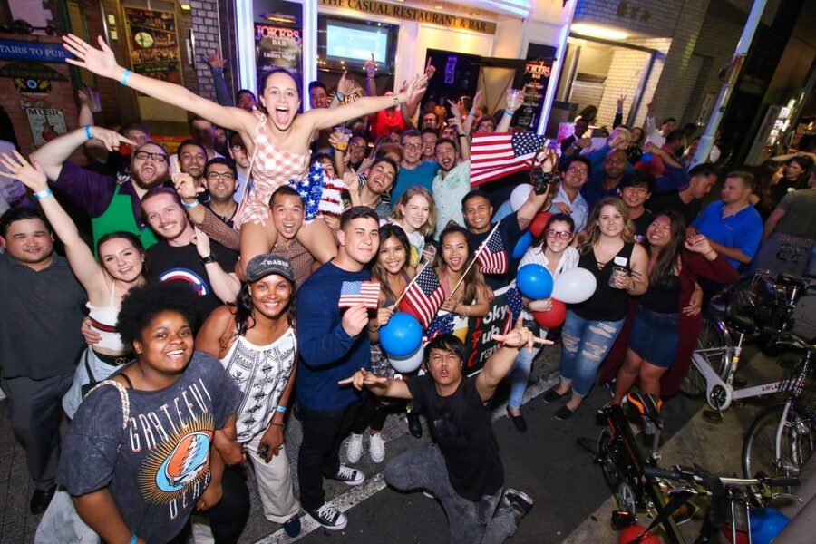 Osaka: Guided Pub Crawl - The first bar: a calm start with games and shots