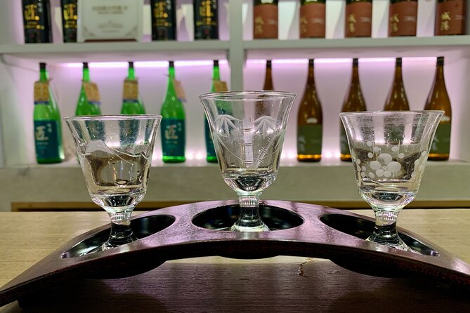 Osaka Nights: Ultimate Pub Bar Crawl with an Expert Local Guide - What the Strong Praise Gets Right