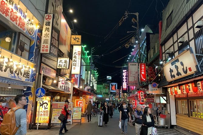 Osaka: Private Food Tour & Bar Hopping in Namba - What the small group changes