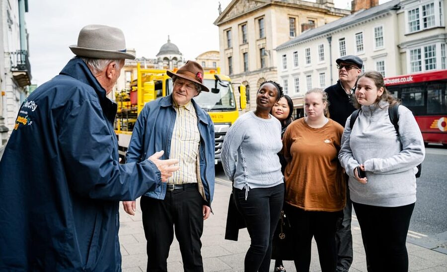 Oxford: Historic Pubs & Taverns Guided Walking Tour - Key points to know before you book