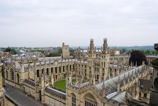 Oxford PRIVATE Pub and City Evening Walking Tour - Key points to know before booking