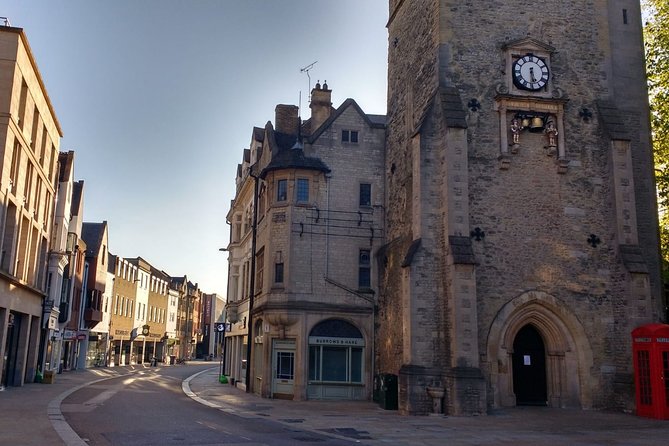 Oxford PRIVATE Pub and City Evening Walking Tour - Stories about students, legends, and famous alumni