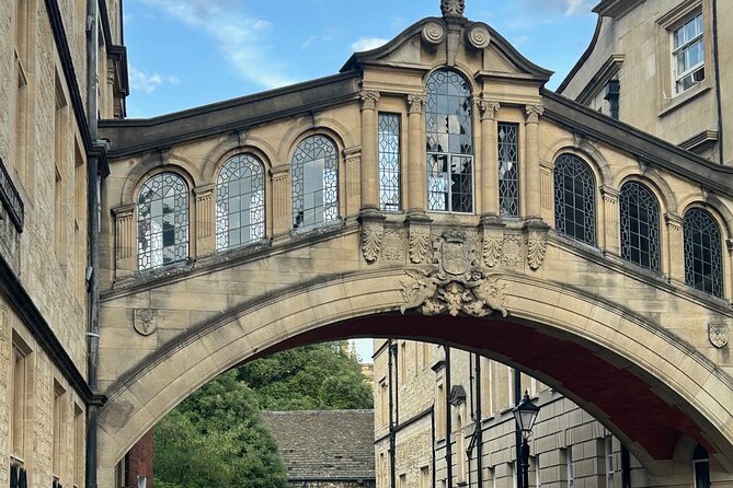 Oxford Pub Tour: Historic Pubs and Local Brews - Royal Blenheim finishes with local ale choice
