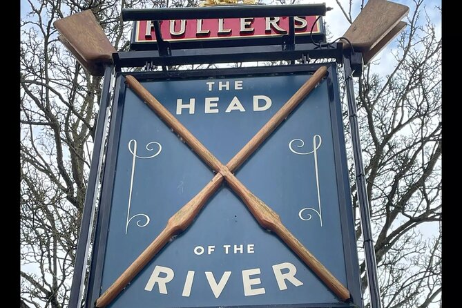 Oxford's Historic Pubs: A Self-Guided Walking Tour - Oxford’s smallest pub and the Inspector Morse link
