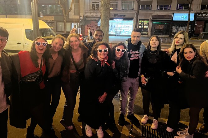 Paris: City Center Guided Pub Crawl with Shots & Club Entry - The short walk between central Paris bars