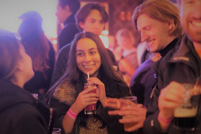 Paris Latin Quarter Pub Crawl Bars and Clubs - The guide can make or break the evening