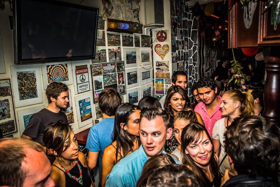 Paris: Pub Crawl with Shots and Nightclub Entry - Nightclub entry without another line